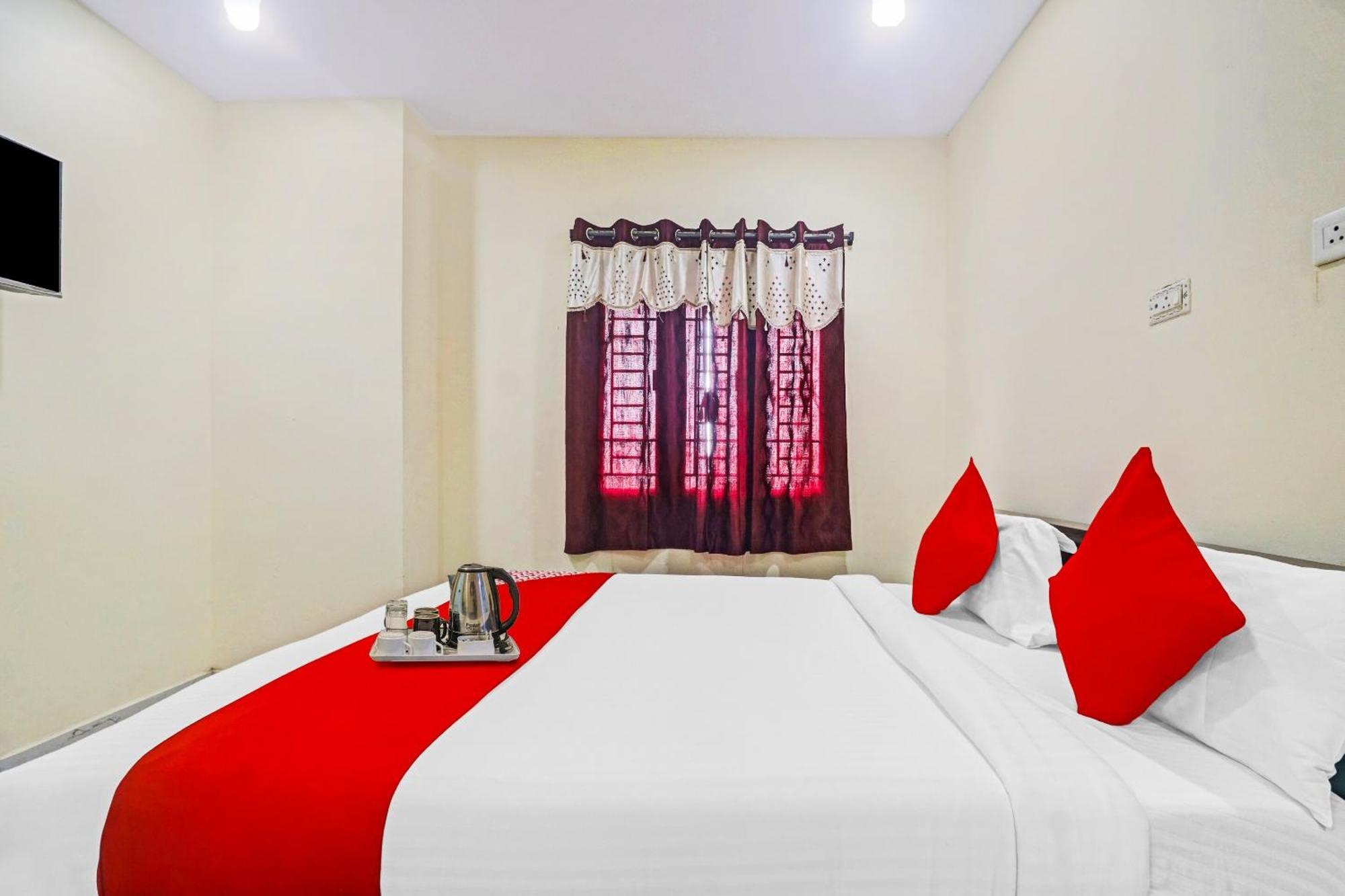 Hotel O Sri Navya Grand Near Nexus Hyderabad Exterior foto