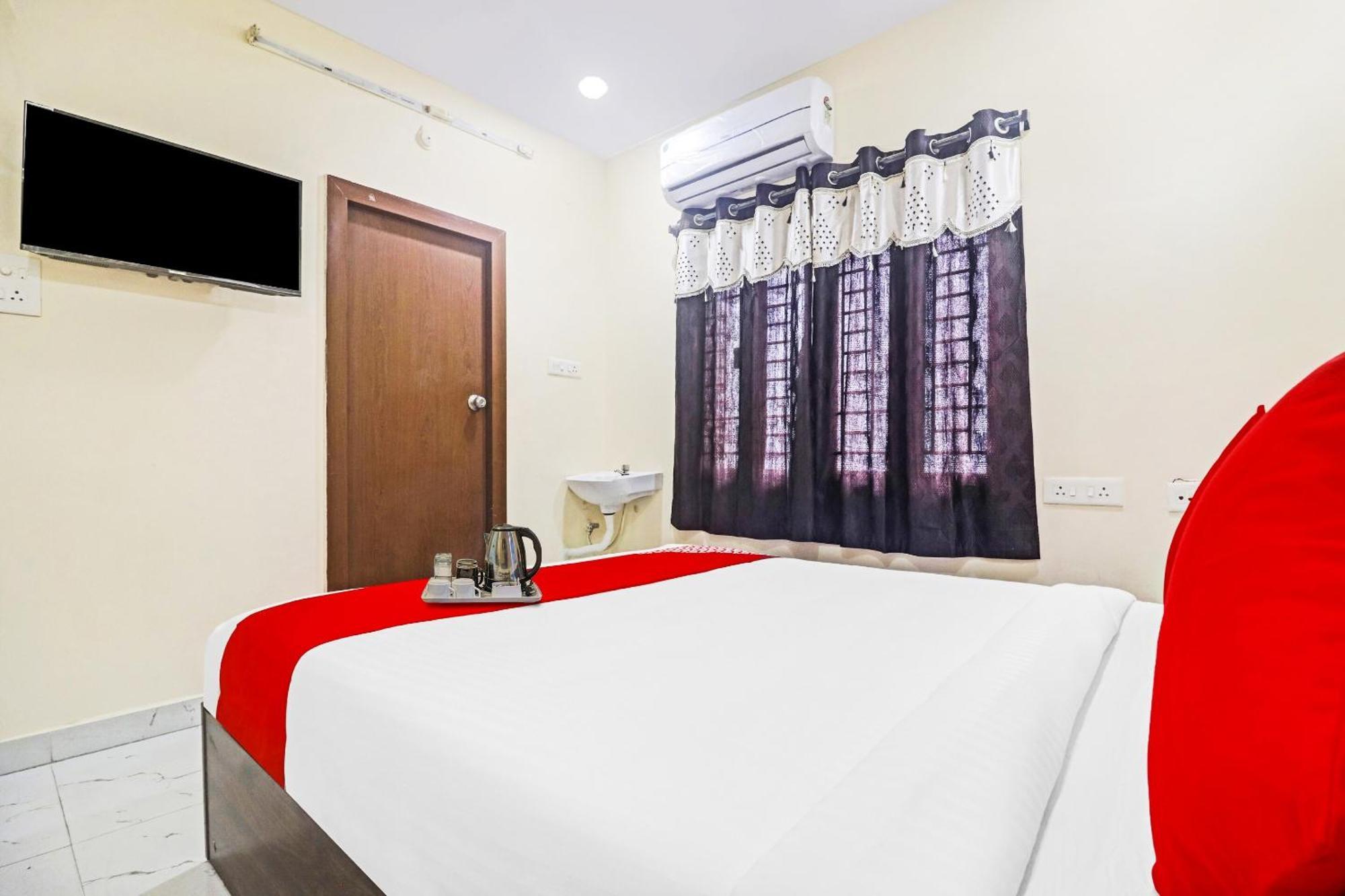 Hotel O Sri Navya Grand Near Nexus Hyderabad Exterior foto